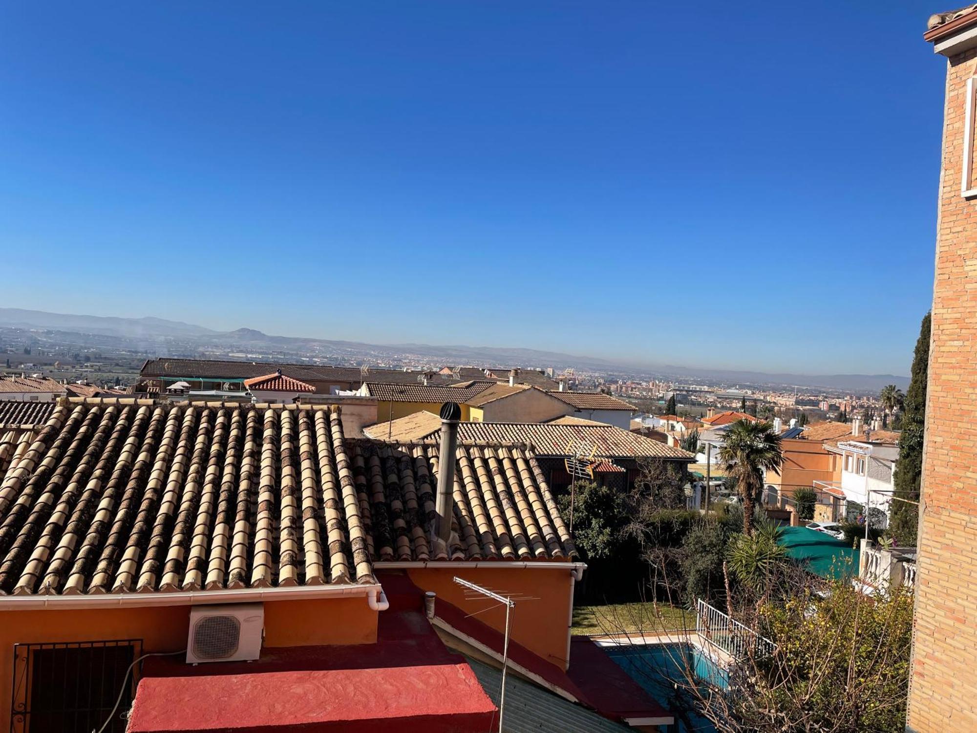 Disfruta De Granada Y Sus Encantos. *